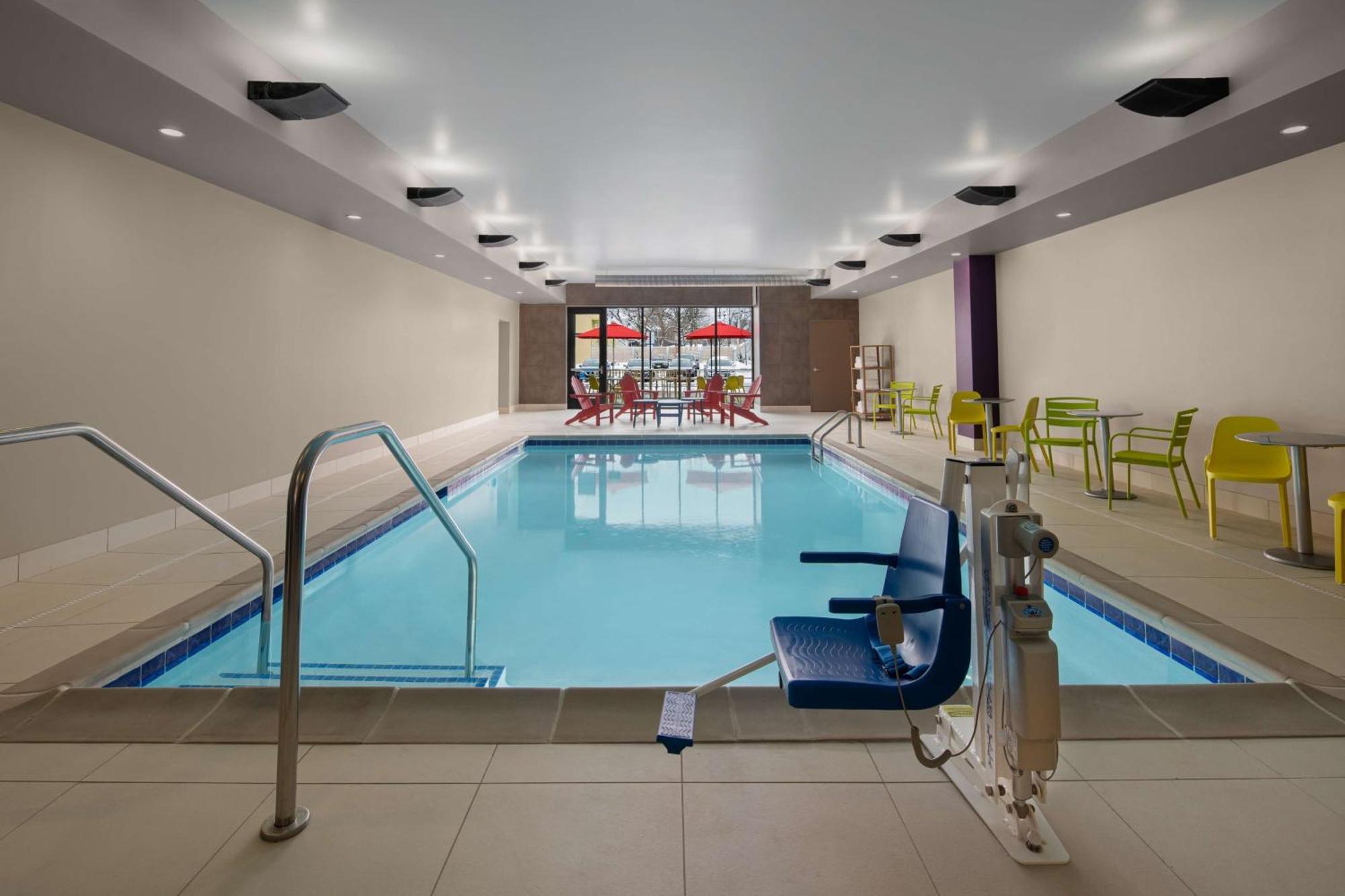 Home2 Suites By Hilton Des Moines At Drake University Exterior foto